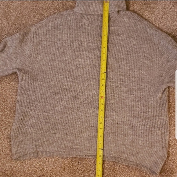 H&m turtleneck sweater - Picture 3 of 3